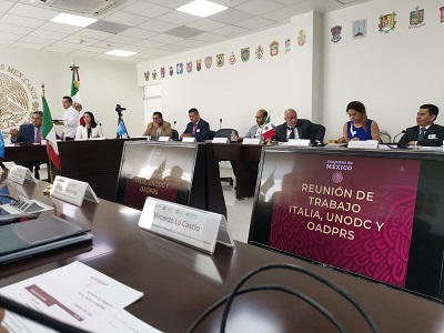 Tavolo di lavoro per "Mi riscatto per" a Città del Messico