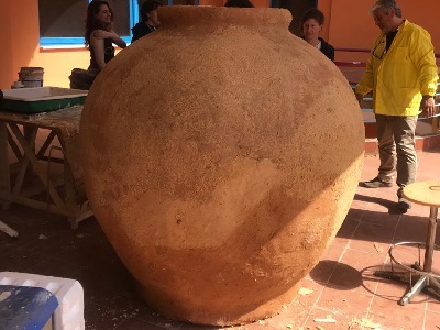 La Giara di cartapesta "protagonista" dello spettacolo al Teatro Piccolo Shakespeare nel carcere di Messina