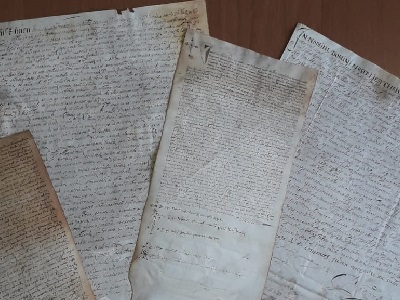 Alcune pergamene ritrovate negli Archivi Notarili di Napoli