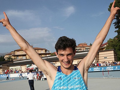 Stefano Sottile esulta dopo il salto a 2,30