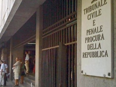 L'esterno del Tribunale di Taranto