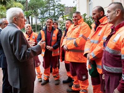 Lavori di Pubblica Utilità Incontro tra Sergio Mattarella e i detenuti-giardinieri impegnati nella pulizia dei Giardini del Quirinale