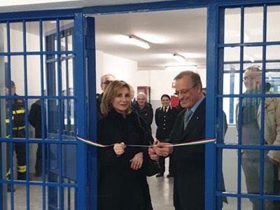 La cerimonia di inaugurazione della ristrutturazione della prima sezione di media sicurezza del carcere di Prato