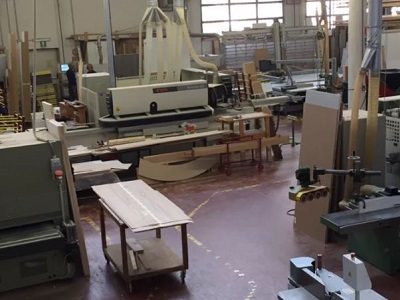 Laboratorio di falegnameria. Lavorazione del legno
