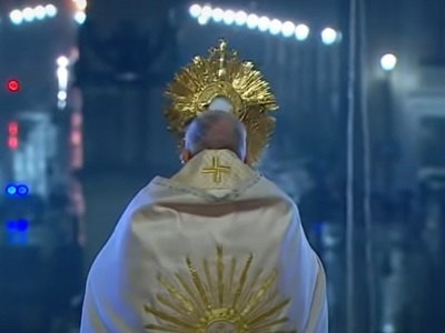 400x300 Papa Francesco via crucis