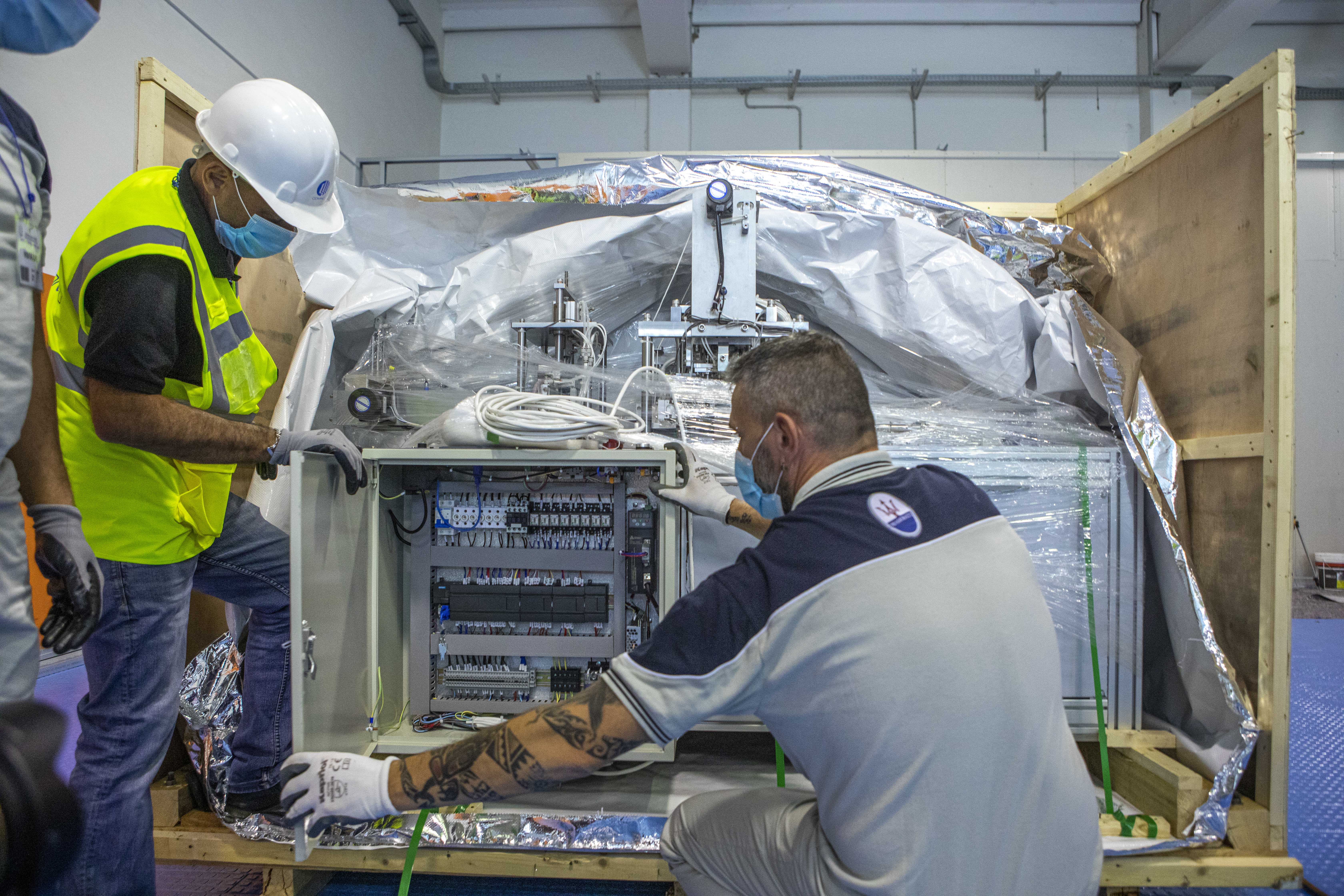 LABORATORIO DETENUTI PRODUZIONE DI MASCHERINE ANTI COVID EMERGENZA CORONAVIRUS CORONA VIRUS COVID19 COVID 19