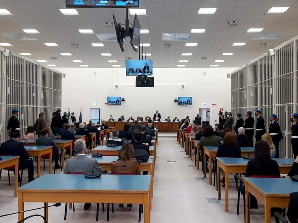 Inaugurazione e intitolazione dell'aula bunker di Trani alla memoria dell'appuntato Antonio Lorusso