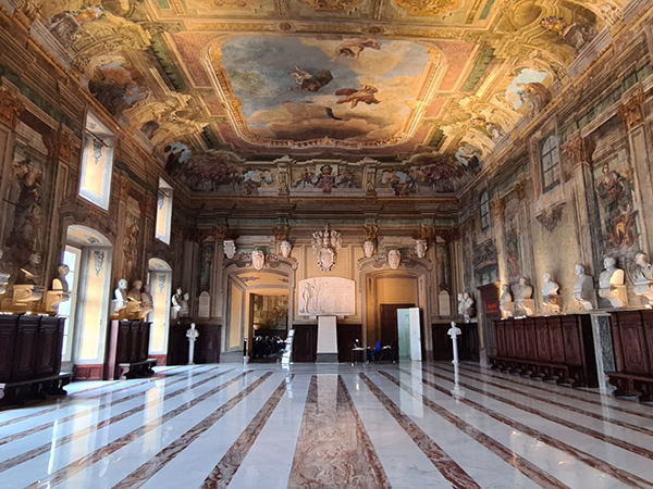(Foto del Ministero della Giustizia - non autorizzato l'uso esterno) Sala dei busti di Castel Capuano
