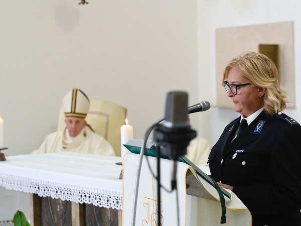 Papa_lavanda piedi_Ipm Casal del Marmo 3