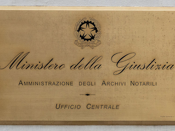 UCAN - Targa dell'Ufficio Centrale archivi notarili Roma (foto ministero della giustizia)