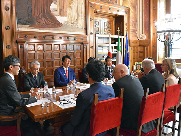 Visita del ministro Giapponese Ken Saito (foto del Ministero della Giustizia)