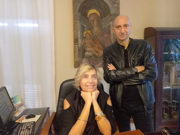 Maria Grazia Giampiccolo, direttrice della Casa di reclusione di Volterra, con il regista Armando Punzo, fondatore della Compagnia della Fortezza (credits Ministero della Giustizia)