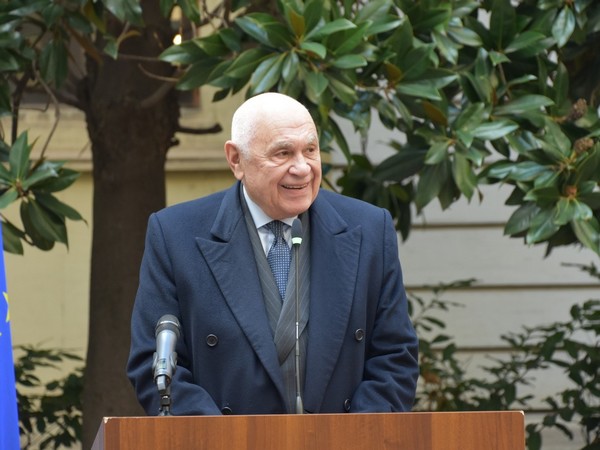 Auguri Natale 2023 del Ministro Carlo (foto Ministero della giustizia)Nordio
