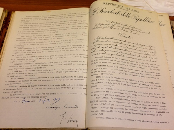 Casellario - Grazia firmata dal Presidente Einaudi (foto Ministero della Giustizia)