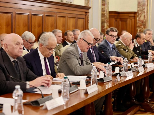 Nordio firma contratto forze ordine in FP (foto Ministero della giustizia)