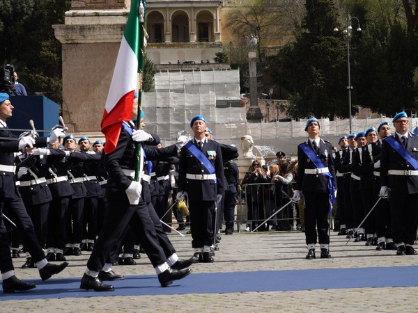 Piazza del popolo 25mar25 sfilata (credit mingiustizia)