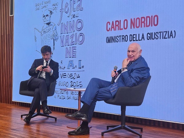 carlo nordio intervistato da salvatore merlo alla festa dell'innovazione (credit foto mingiustizia)