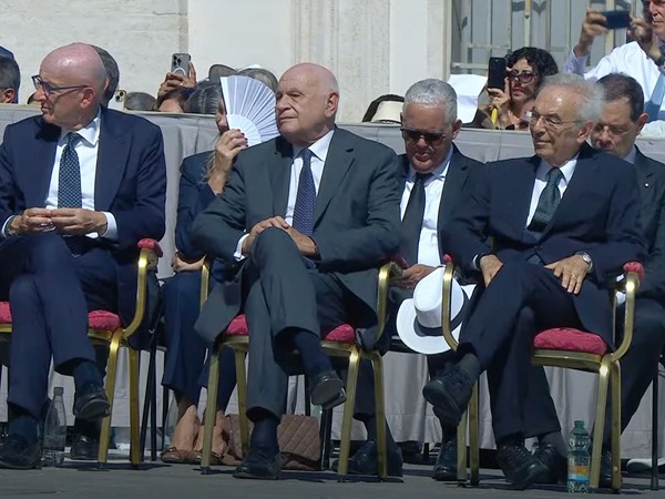 Il ministro Nordio, il viceministro Sisto e il presidente della Corte costituzionale Amoroso (credit: Vatican News)