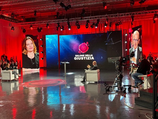 Salone della Giustizia 2025 - Francesco Paolo Sisto intervistato da Giulia Merlo (foto Ministero della Giustizia)