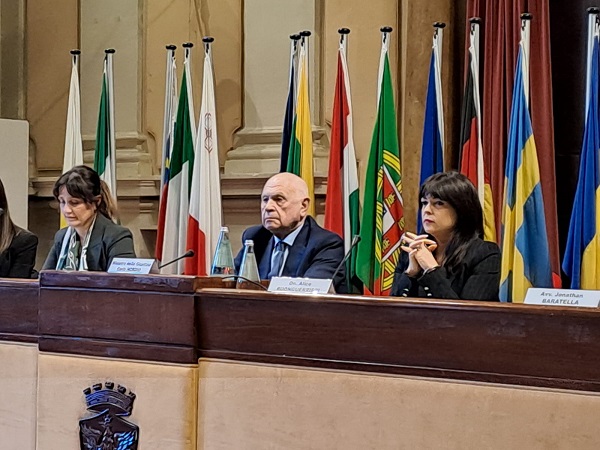 Il ministro  Nordio al convegno nel salone comunale di Forlì