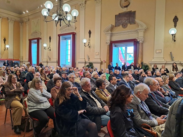 Il ministro  Nordio al convegno nel salone comunale di Forlì.