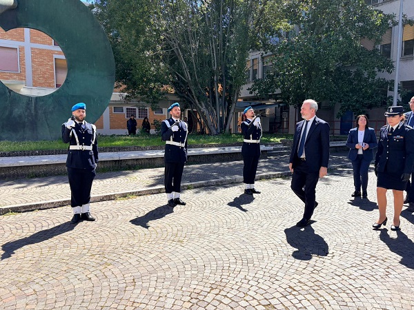 Il sottosegretario Andrea Ostellari in visita all'istituto di Roma Rebibbia (8 aprile 2026 - foto del Ministero della Giustizia) 