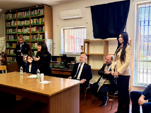 Il sottosegretario Andrea Ostellari in visita all'istituto di Roma Rebibbia (8 aprile 2026 - foto del Ministero della Giustizia) 