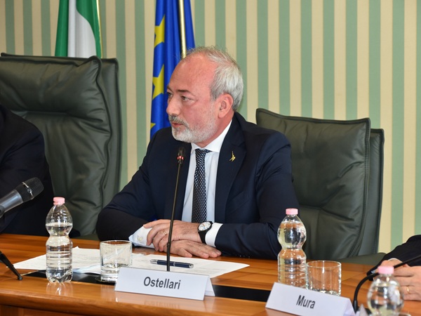 Il sottosegretario Ostellari.