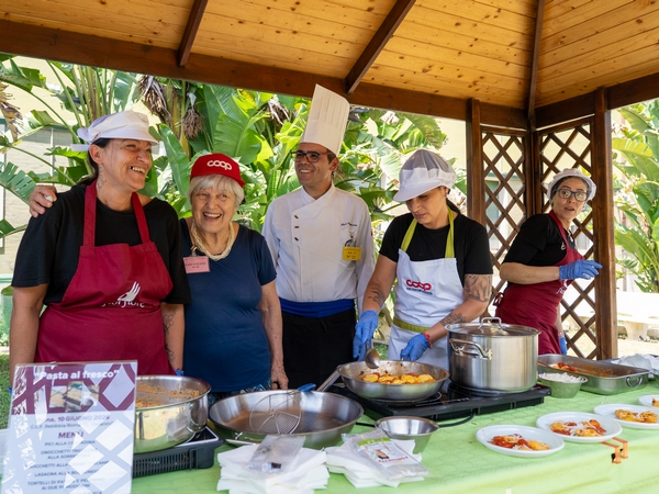 Rebibbia: pranzo con la pasta fresca fatta dalle detenute