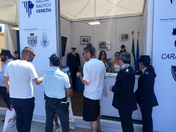 La Polizia penitenziaria al Salone nautico di Venezia