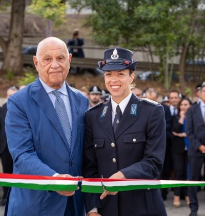 Il ministro Nordio e la campionessa delle Fiamme Azzurre Carolina Kostner