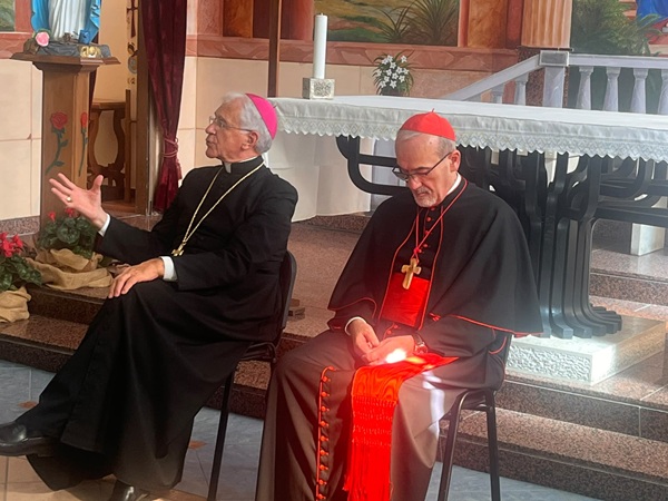 Cardinal Pizzaballa riceve pettorale di legno realizzato dai detenuti - Carcere di Spoleto - 23 settembre 2026