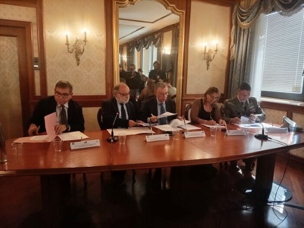 La firma del protocollo d'intesa per la gestione delle biblioteche negli istituti penitenziari in Campania - FOTO ANSA